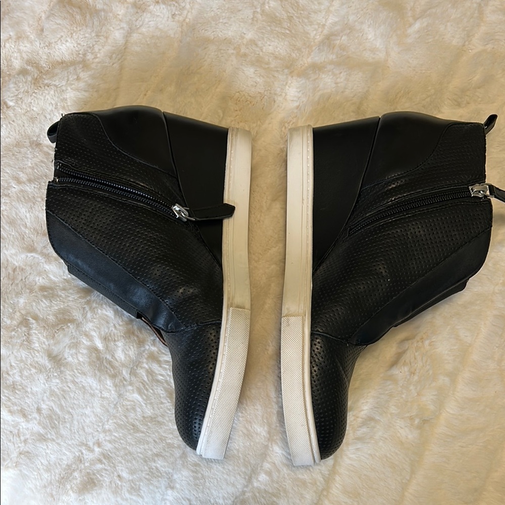Linea Paolo Felicia Women’s Black 10M Wedges - Picture 3 of 10